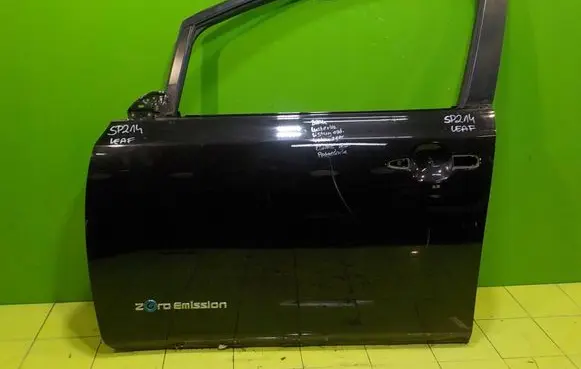 Nissan Leaf I (ZE0) Front door PRZOD SP214