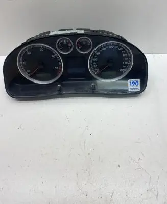 Volkswagen PASSAT B5.5 Speedometer (instrument cluster) 3B0920825 110203125956
