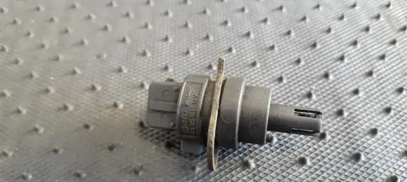 Skoda Octavia Mk1 (1U) Intake air temperature sensor 028906081