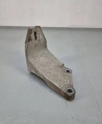 Nissan Leaf I (ZE0) Engine mounting bracket