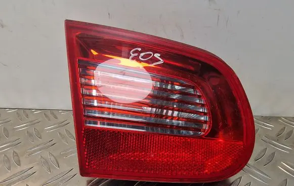 Volkswagen Eos Tailgate rear/tail lights 1Q0945093A
