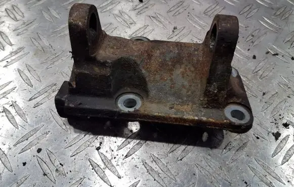 Ford Mondeo MK I Engine mounting bracket 928f10239ad