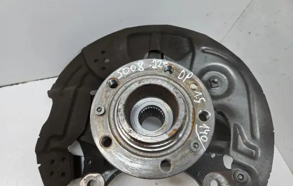 Peugeot 5008 II Front wheel hub