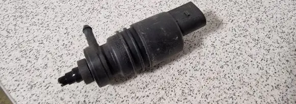 BMW 3 E46 Windscreen/windshield washer pump 8362154