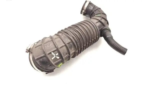 Air intake hose/pipe