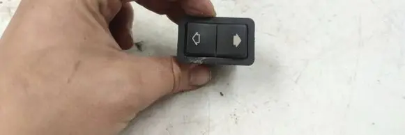 BMW 5 E39 Electric window control switch 8368974