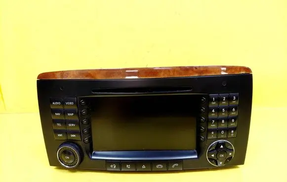 Mercedes-Benz R W251 Radio/CD/DVD/GPS head unit A2518200979 A2038270062