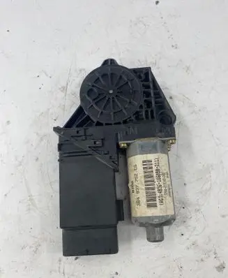 Volkswagen PASSAT B5 Front door window regulator motor 3B4837752EG 970019148202 4836166080211