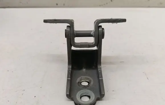 Nissan Qashqai J12 Front door lower hinge 