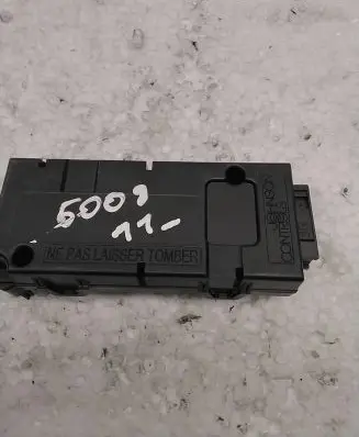 Peugeot 5008 Reducing agents exhaust control unit 