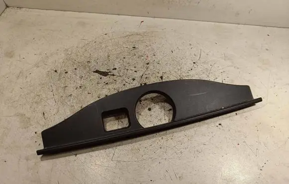 BMW 3 F30 F35 F31 Tailgate trim 7263136 60829010 WXE30E0036