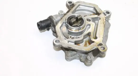 Mercedes-Benz CLA C117 X117 W117 Vacuum pump A2702300365