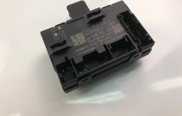 Volkswagen PASSAT B8 Other control units/modules 5Q4959592C