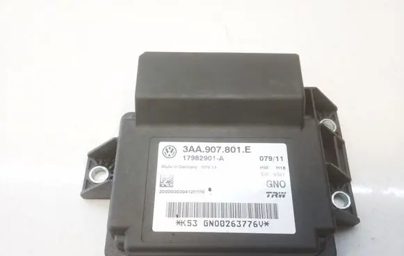 Volkswagen PASSAT B7 Hand brake control module 3AA907801E