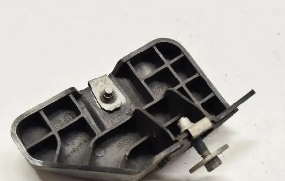 Ford Mustang V Radiator mount bracket DR338C391A 5053432