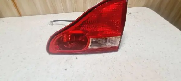 Toyota Avensis Verso Tailgate rear/tail lights E137654 7654 4441