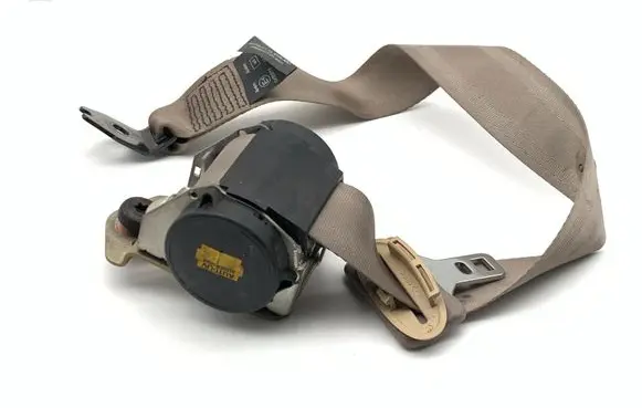 Rear seatbelt