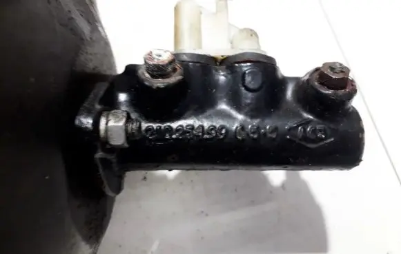Renault Megane I Master brake cylinder 21025499