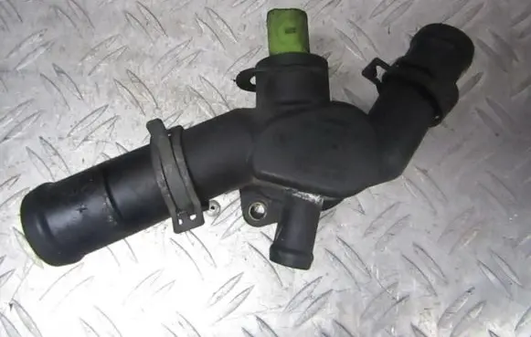 Engine coolant pipe/hose