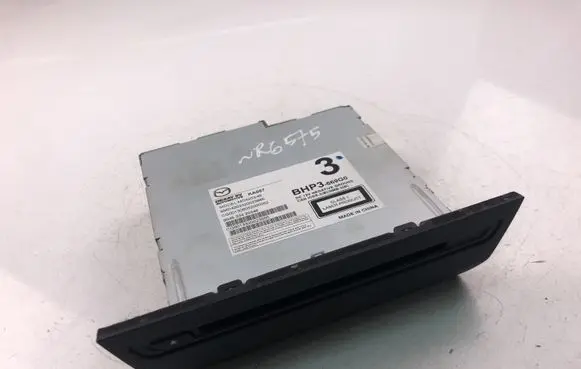 Mazda 3 II Radio/CD/DVD/GPS head unit BHP3669G0