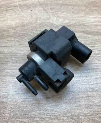Audi A4 S4 B6 8E 8H Turbo solenoid valve 059906629A 4252441