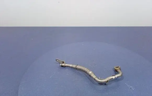 Engine coolant pipe/hose