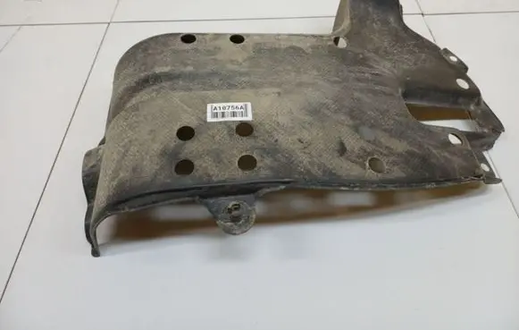 Toyota Corolla E120 E130 Engine splash shield/under tray 5839802010