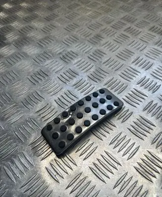Accelerator throttle pedal