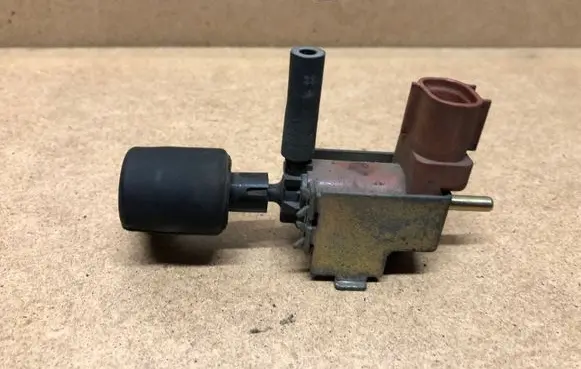 Toyota Corolla E120 E130 Turbo solenoid valve 2586064140 1846003600