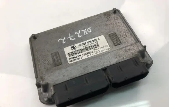 Skoda Fabia Mk1 (6Y) Engine control unit/module ECU 03E906033A