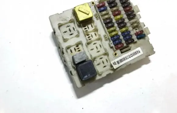Ford Focus Fuse box set 518783204 2m5t14a07350