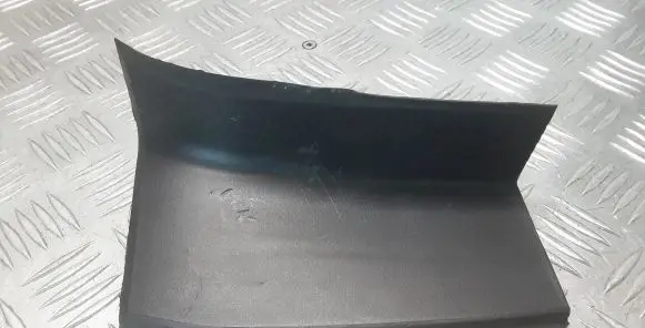 Land Rover Range Rover Sport L494 Rear/tail light trim molding DK6228661AC