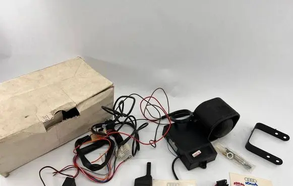 Audi A6 S6 C5 4B Alarm control unit/module 4D0W02351