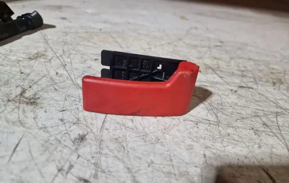 Mercedes-Benz E W212 Engine bonnet (hood) release handle