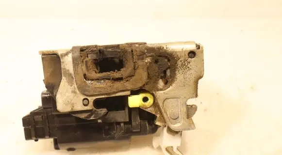 Dacia Dokker Front door lock 0921