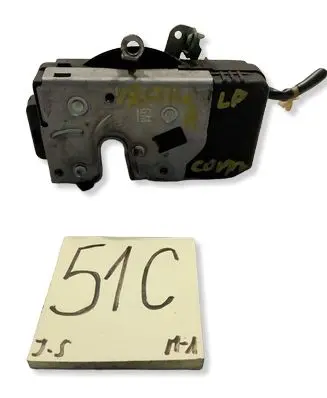 Opel Vectra B Front door lock 24414110
