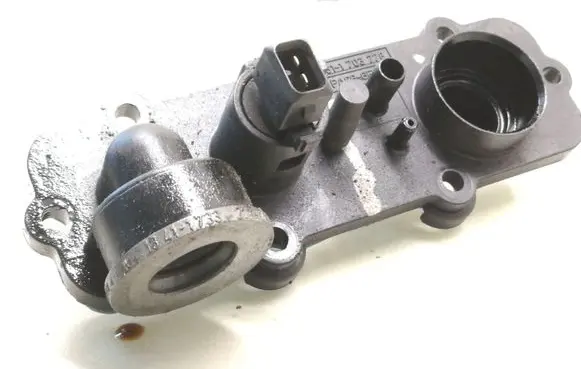 BMW 5 E39 Breather valve 1703778 11611703778
