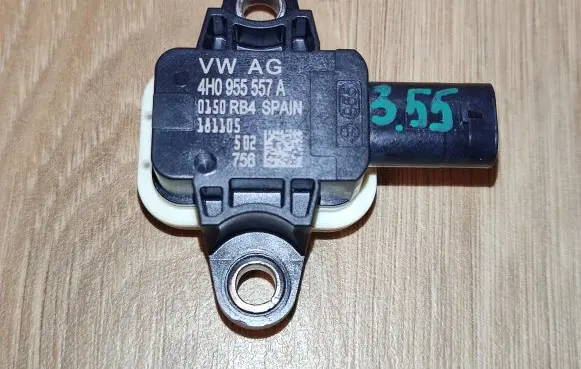 Porsche Macan (95B) Airbag deployment crash/impact sensor 4H0955557A 4H0955557