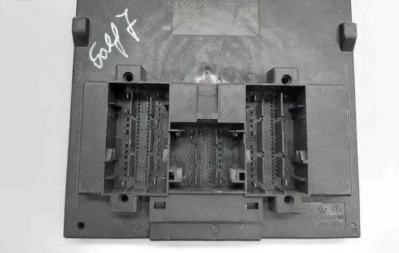 Volkswagen Golf VII Central body control module 5Q0937084AE