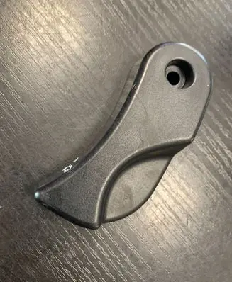 BMW 1 F20 F21 Engine bonnet (hood) release handle 7326365
