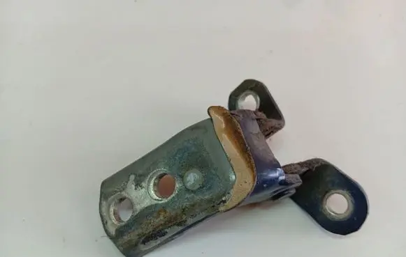 Toyota Yaris Front door upper hinge 