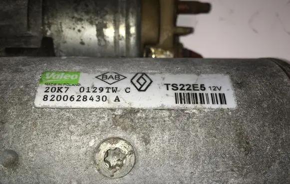Opel Vivaro Starter motor 8200628430A