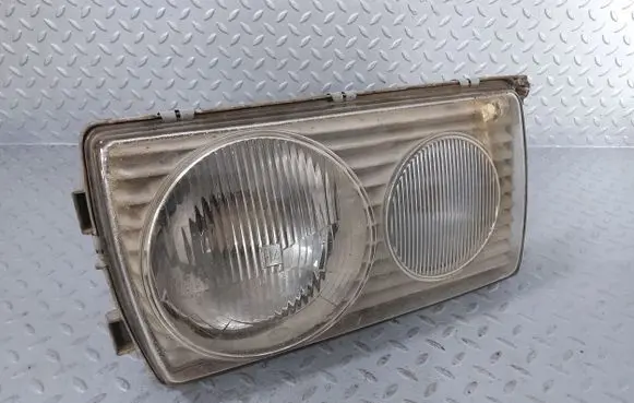 Mercedes-Benz 200 300 W123 Headlight/headlamp A0028200261
