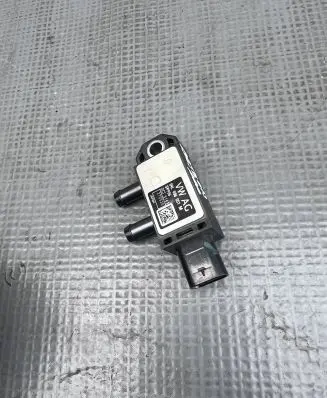 Volkswagen Arteon Exhaust gas pressure sensor 04L906051M