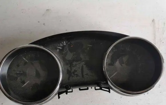 Peugeot 5008 Speedometer (instrument cluster) 9666276380