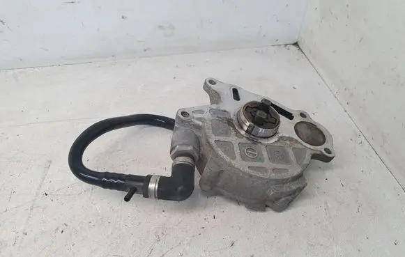Audi A4 S4 B8 8K Vacuum pump 03L145100