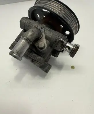 Volkswagen Caddy Power steering pump 2K0422154