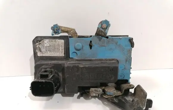 Volvo V70 Front door lock