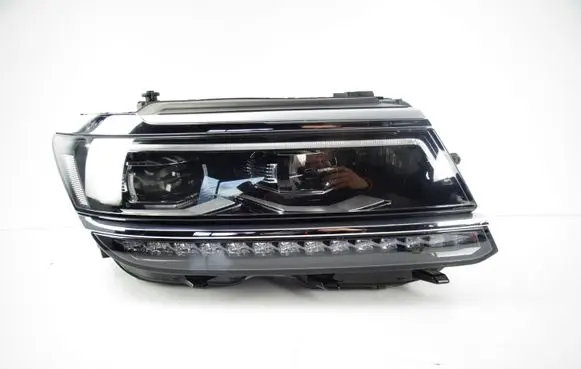 Volkswagen Tiguan Headlight/headlamp