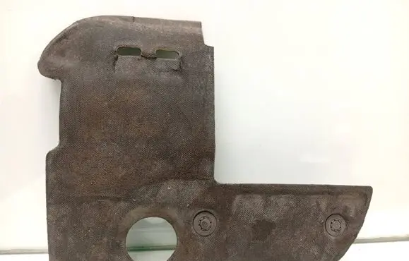 Engine bonnet/hood sound/heat insulation